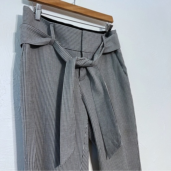 Banana Republic Mini Stripe Belted  Tapered Leg Trouser Pants SZ 10 - Picture 3 of 7
